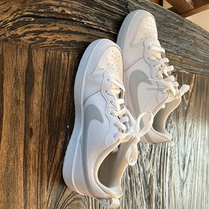 Boys white all day play sneaker like new